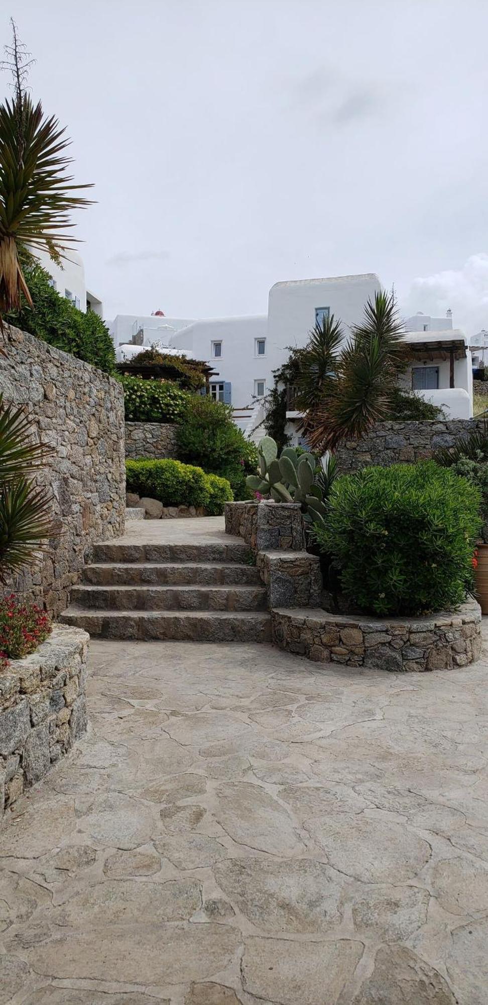 Apartment Pleiades Modern With Shared Pool In