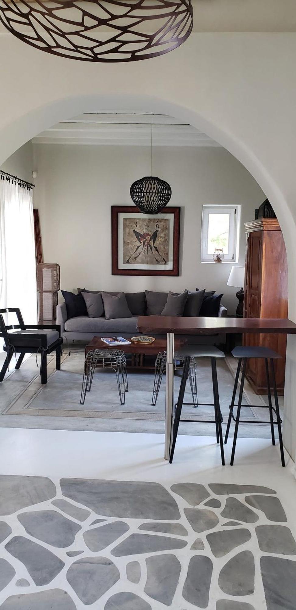 Apartment Pleiades Modern With Shared Pool In