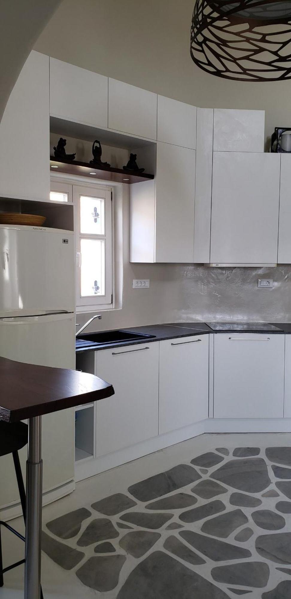 Apartment Pleiades Modern With Shared Pool In *
